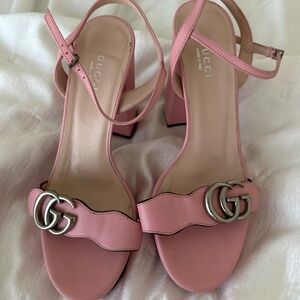 Brand new authentic red elegant GUCCI platform 👠 heels